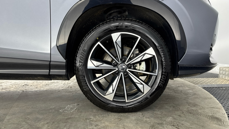 MG HS 1.5 T-GDI Trophy 5dr DCT Petrol Hatchback